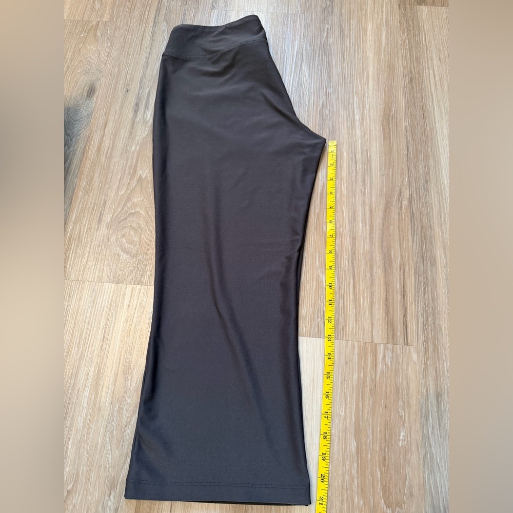 Nike Women's Size S Athletic Capri Pants - Picture 5 of 7
